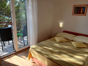 23535149-Ferienwohnung-4-Njivice-300x225-4