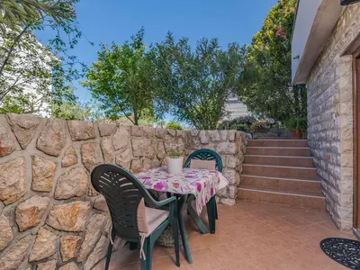 Ferienwohnung für 2 Personen (38 m²) in Njivice 1/10