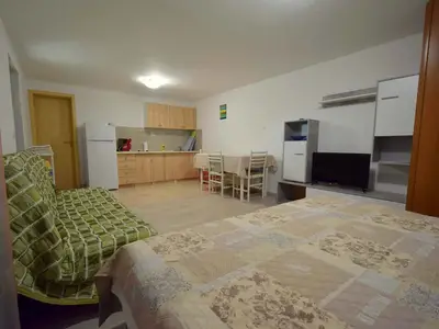 Ferienwohnung für 2 Personen (20 m²) in Njivice 8/10