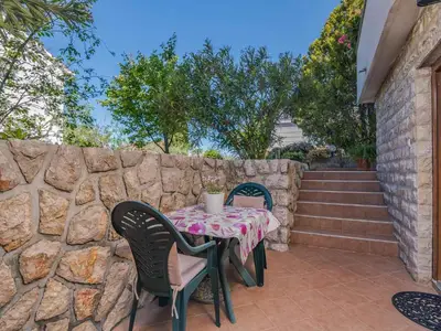 Ferienwohnung für 2 Personen (38 m²) in Njivice 1/10