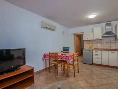 Ferienwohnung für 2 Personen (38 m²) in Njivice 6/10