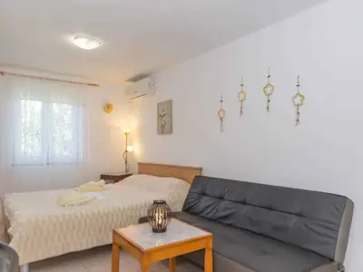 Ferienwohnung für 3 Personen (30 m²) in Njivice 6/10