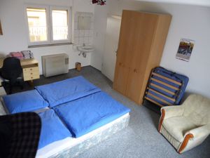 21731167-Ferienwohnung-4-Nördlingen-300x225-4