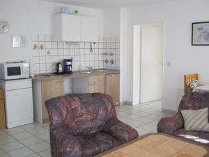 18591380-Ferienwohnung-3-Nonnenhorn-300x225-4