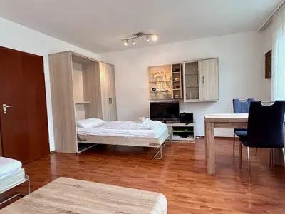 Schlafzimmer 1