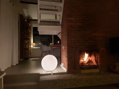 Offener Kamin im Wohnzimmer