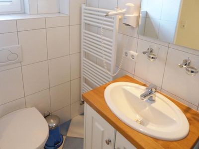 Badezimmer in der Ferienwohnung Bi a Hias in Norddorf auf Amrum
