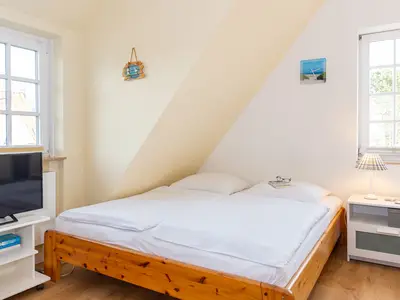 Doppelbett in der Ferienwohnung Wattstübchen in Norddorf auf Amrum