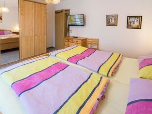 22802727-Ferienwohnung-3-Norden-300x225-3