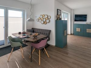 23586874-Ferienwohnung-2-Norden-300x225-3