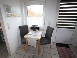 23882782-Ferienwohnung-2-Norden-300x225-1