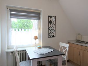 23887122-Ferienwohnung-2-Norden-300x225-2