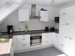 23953030-Ferienwohnung-4-Norden-300x225-4