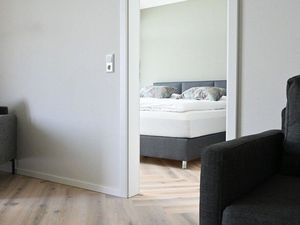 23913908-Ferienwohnung-3-Norden-300x225-3