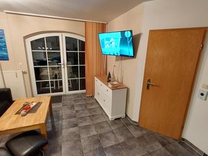 24013281-Ferienwohnung-4-Norden-300x225-1