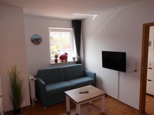 23952960-Ferienwohnung-2-Norden-300x225-2