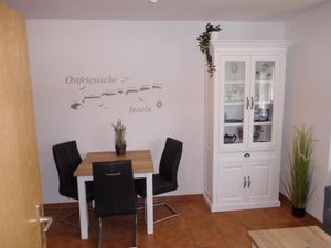 23952960-Ferienwohnung-2-Norden-300x225-4