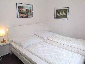 23953012-Ferienwohnung-4-Norden-300x225-5