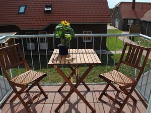 23953047-Ferienwohnung-6-Norden-300x225-4