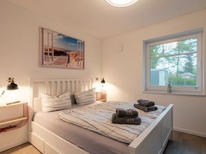 23537251-Ferienwohnung-4-Norden-300x225-3