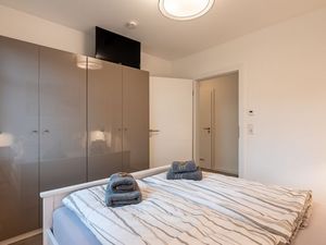 23537251-Ferienwohnung-4-Norden-300x225-4