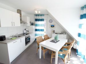 24060098-Ferienwohnung-4-Norden-300x225-2