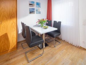 23872365-Ferienwohnung-4-Norderney-300x225-1