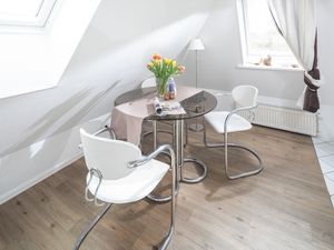 23874901-Ferienwohnung-2-Norderney-300x225-5