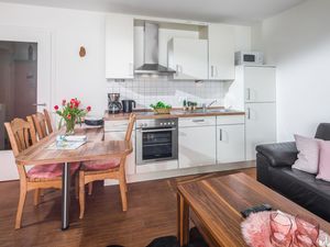 24017319-Ferienwohnung-4-Norderney-300x225-1