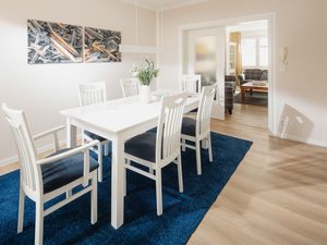 23872361-Ferienwohnung-5-Norderney-300x225-4