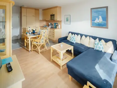 Essbereich und Wohnzimmer