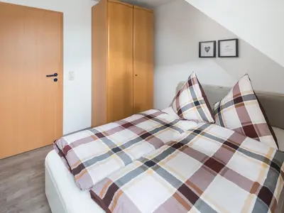 Schlafzimmer 2