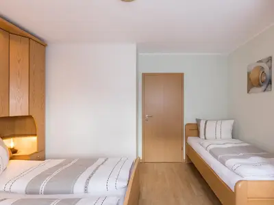 Schlafzimmer 2