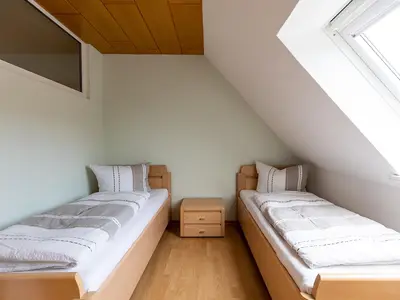 Schlafzimmer 2
