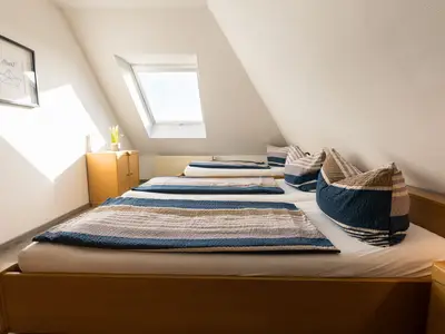 Schlafzimmer 1