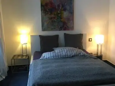 Schlafzimmer 1