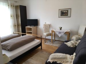 22141317-Ferienwohnung-2-Nordheim am Main-300x225-4