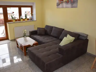 SCHLAFSOFA / Zugang zum Balkon Schiesenhaus