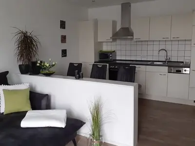 die voll ausgestattete Küchenzeile