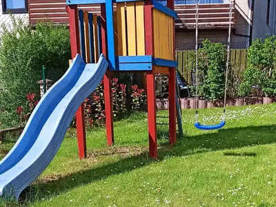 Garten mit Rutsche