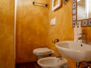 23382495-Ferienwohnung-2-Noto-300x225-1