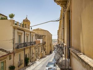 23470829-Ferienwohnung-4-Noto-300x225-1