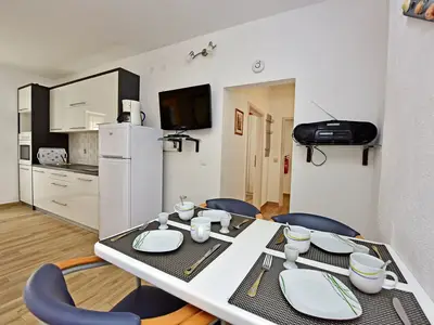 Ferienwohnung für 3 Personen (57 m²) in Nova Vas 9/10