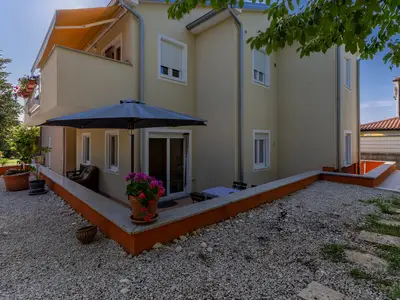 Ferienwohnung für 3 Personen (75 m²) in Nova Vas 1/10
