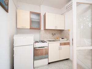 19127474-Ferienwohnung-3-Novalja-300x225-2