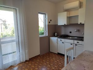 22642871-Ferienwohnung-3-Novalja-300x225-5