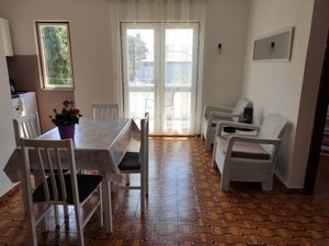 23933269-Ferienwohnung-4-Novalja-300x225-1