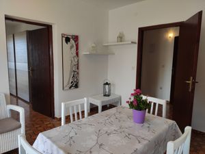 23933269-Ferienwohnung-4-Novalja-300x225-4