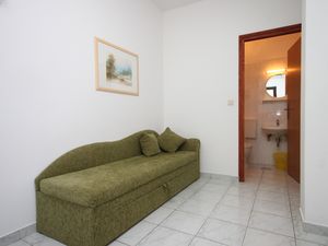 23927360-Ferienwohnung-2-Novalja-300x225-1