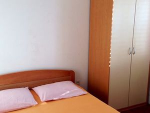 23929376-Ferienwohnung-4-Novalja-300x225-2